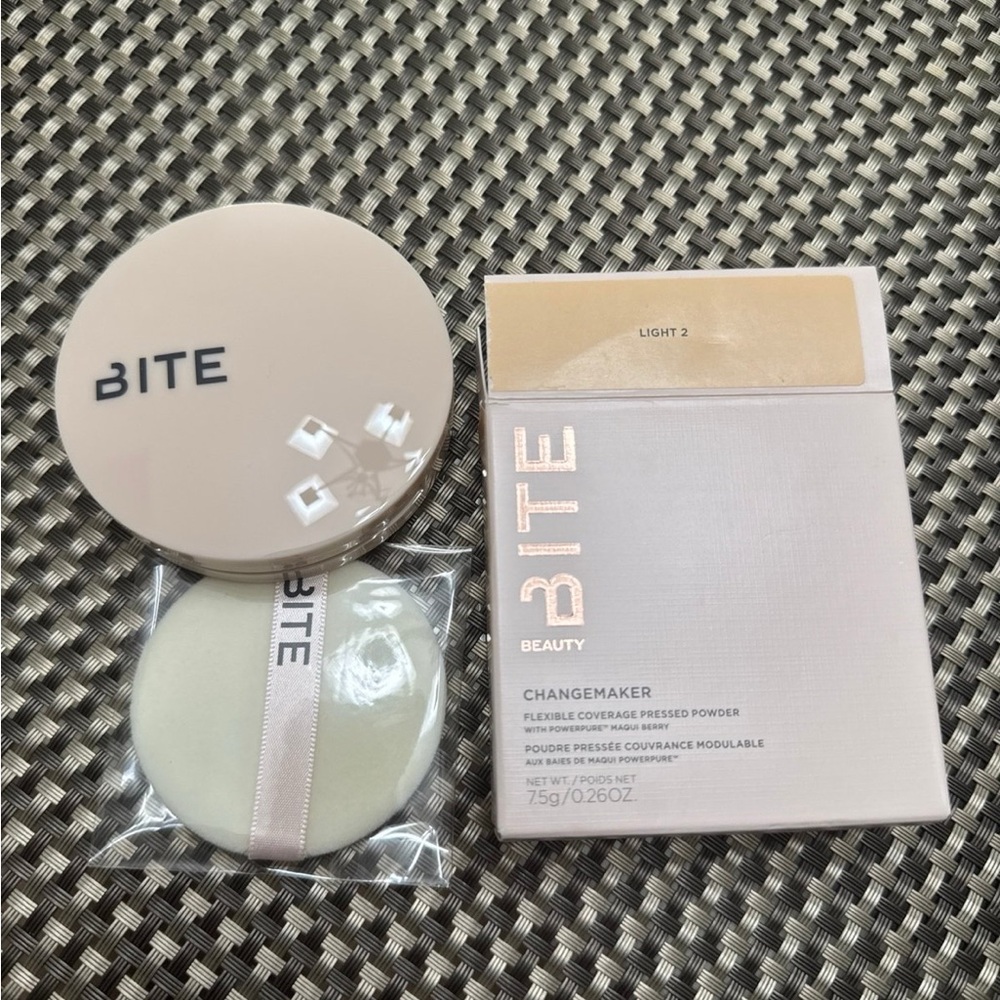Bite Beauty Changemaker Pressed Powder Light 2
